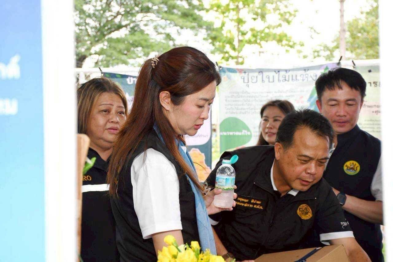 title - รองเลขาธิการ ส.ป.ก. ร่วมติดตามรัฐมนตรีช่วยว่าการกระทรวงเกษตรและสหกรณ์ (นางสาวปิยะรัฐชย์ ติยะไพรัช) ลงพื้นที่ตรวจราชการใน จังหวัดแพร่
